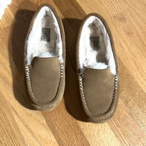 Ugg Ansley chestnut women’s size 6